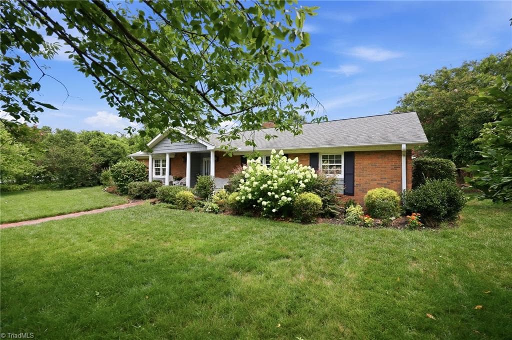 Stick/Site Built at 1025 Oaklawn Avenue, Winston-Salem NC 27104, Winston-Salem, photo 3 of 46