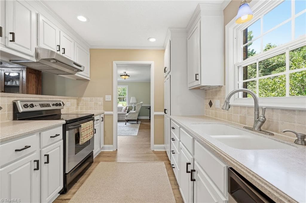 Stick/Site Built at 1025 Oaklawn Avenue, Winston-Salem NC 27104, Winston-Salem, photo 29 of 46
