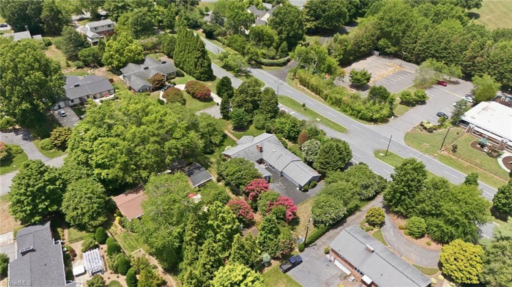 Stick/Site Built at 1025 Oaklawn Avenue, Winston-Salem NC 27104, Winston-Salem, photo 8 of 46