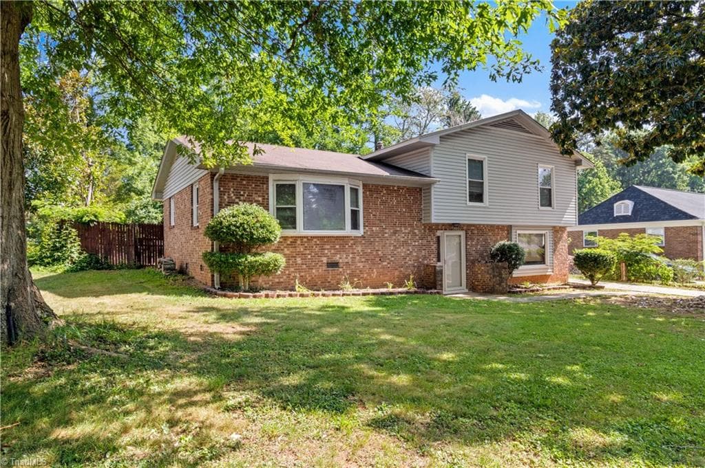 Stick/Site Built at 103 Flintfield Drive, Winston-Salem NC 27103, photo 2 of 29