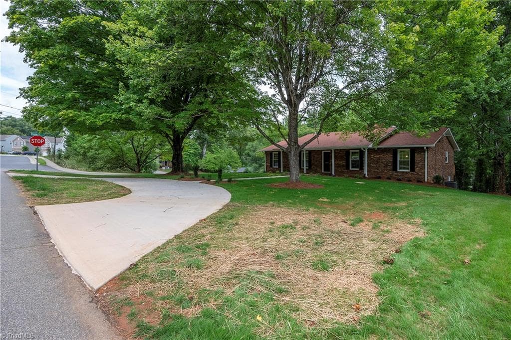 Stick/Site Built at 4385 Mashie Drive, Pfafftown NC 27040, photo 36 of 44