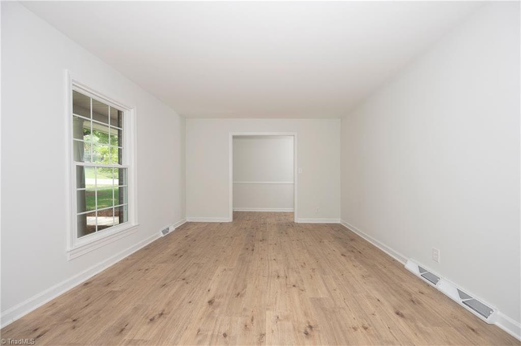 Stick/Site Built at 4385 Mashie Drive, Pfafftown NC 27040, photo 11 of 44