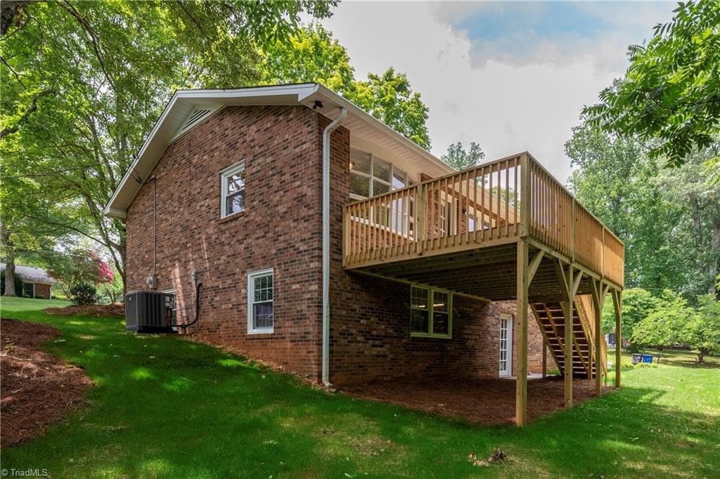 Stick/Site Built at 4385 Mashie Drive, Pfafftown NC 27040, photo 40 of 44