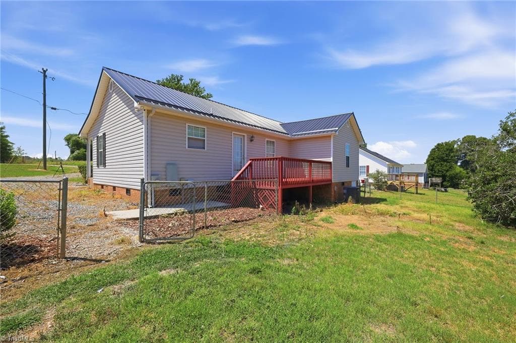 Stick/Site Built at 1502 Gibbs Road, Reidsville NC 27320, photo 26 of 36