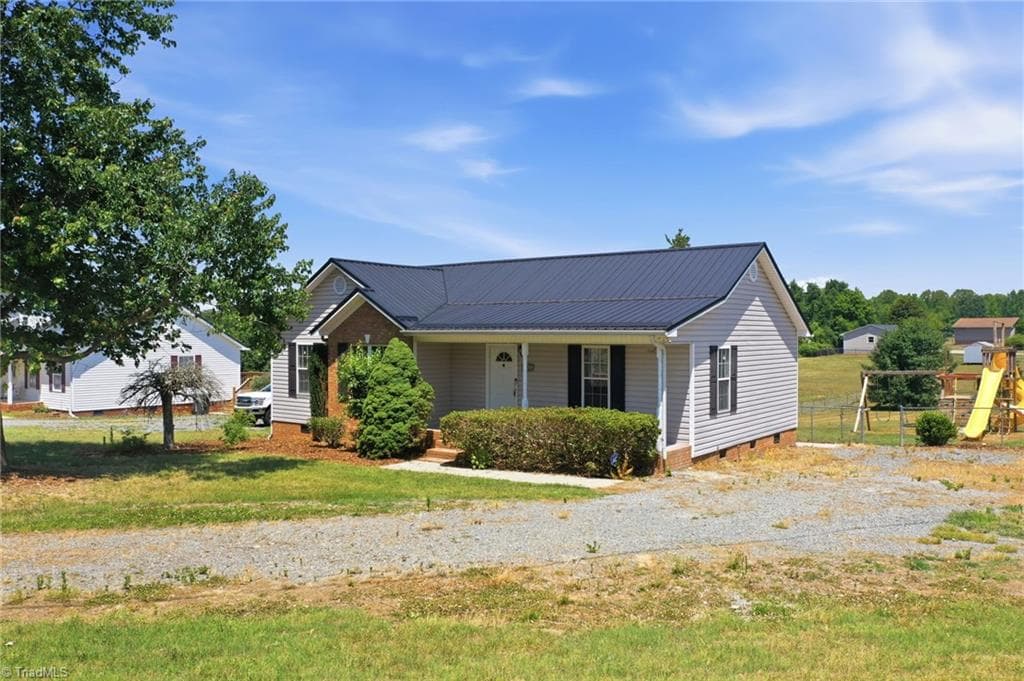 Stick/Site Built at 1502 Gibbs Road, Reidsville NC 27320, photo 3 of 36