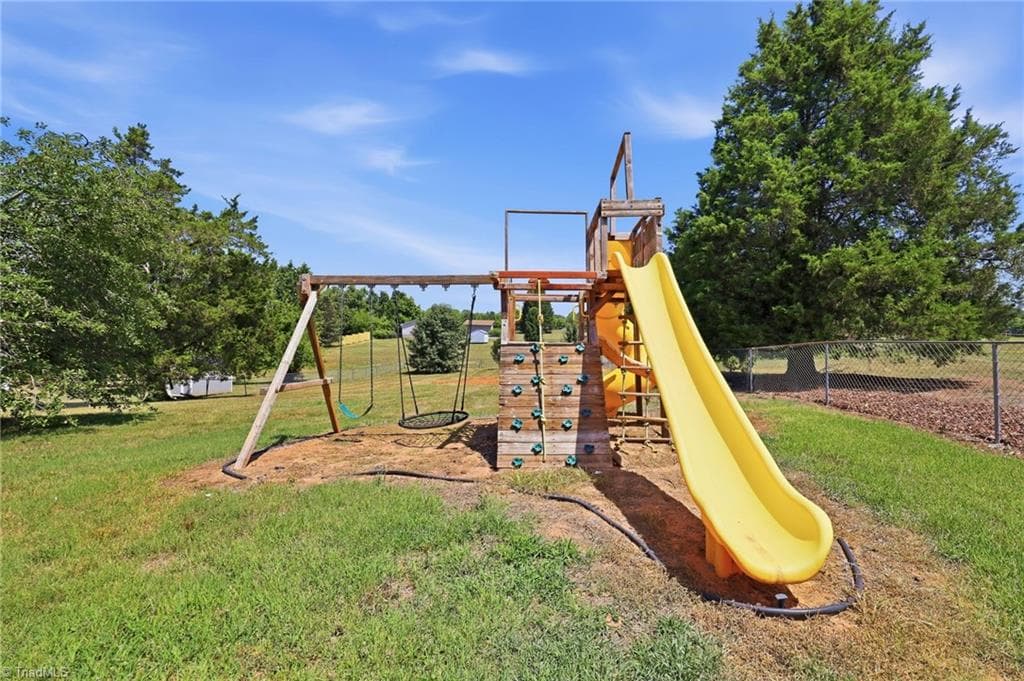 Stick/Site Built at 1502 Gibbs Road, Reidsville NC 27320, photo 29 of 36