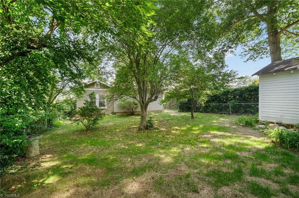 Stick/Site Built at 415 Otteray Avenue, High Point NC 27262, photo 6 of 39