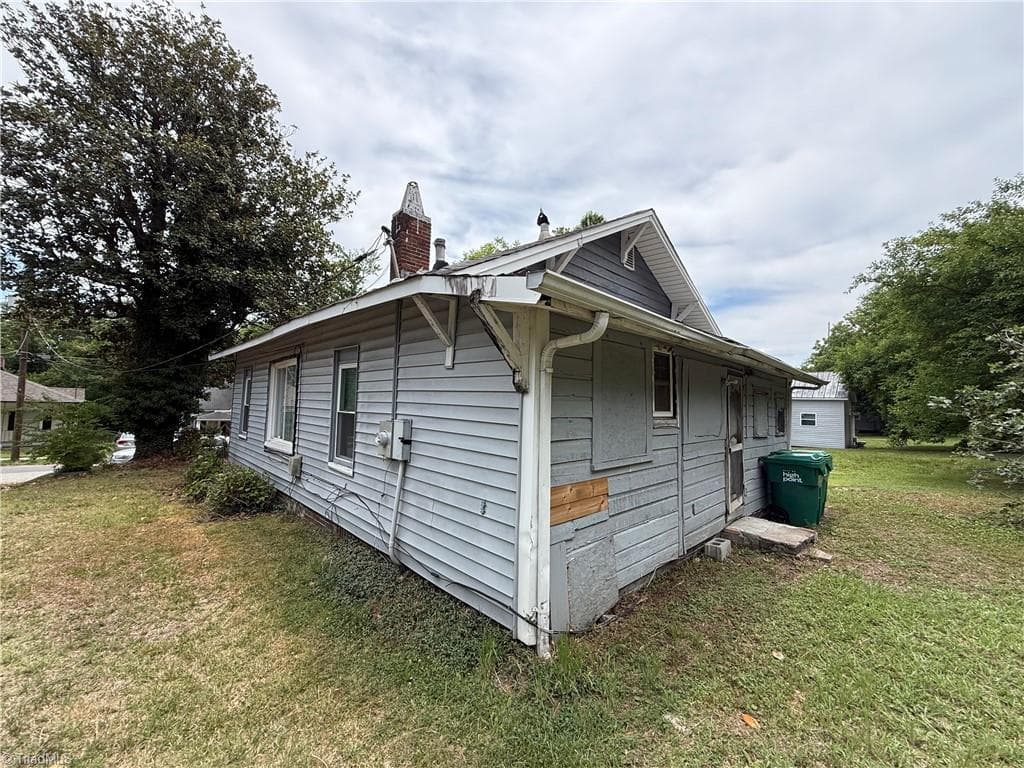Stick/Site Built at 328 Ennis Street, High Point NC 27260, High Point, photo 7 of 50