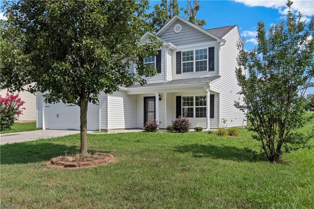 Stick/Site Built at 813 Leach Avenue, Thomasville NC 27360, photo 2 of 36