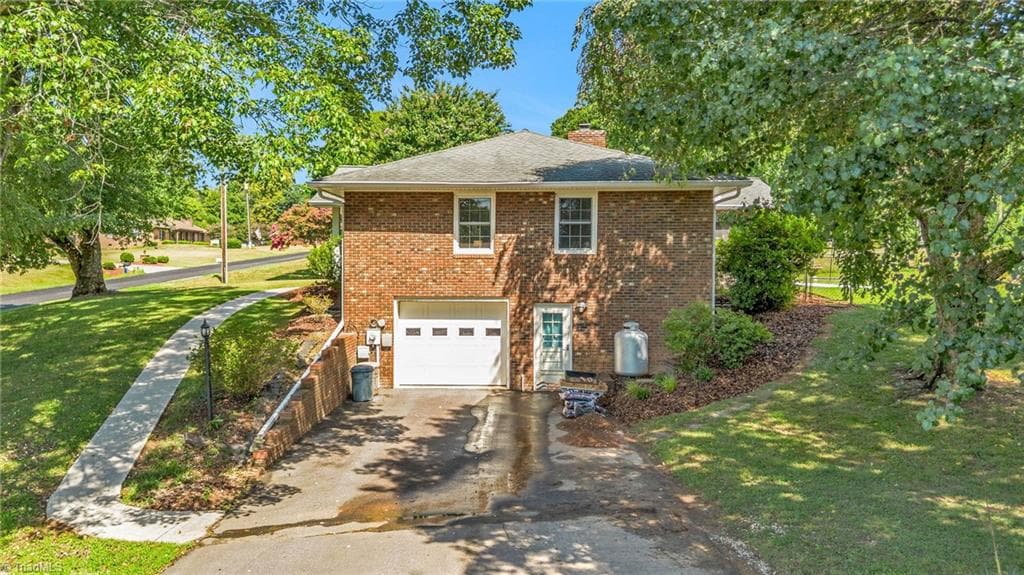 Stick/Site Built at 208 Raven Green Street, Wilkesboro NC 28697, Wilkesboro, photo 87 of 98