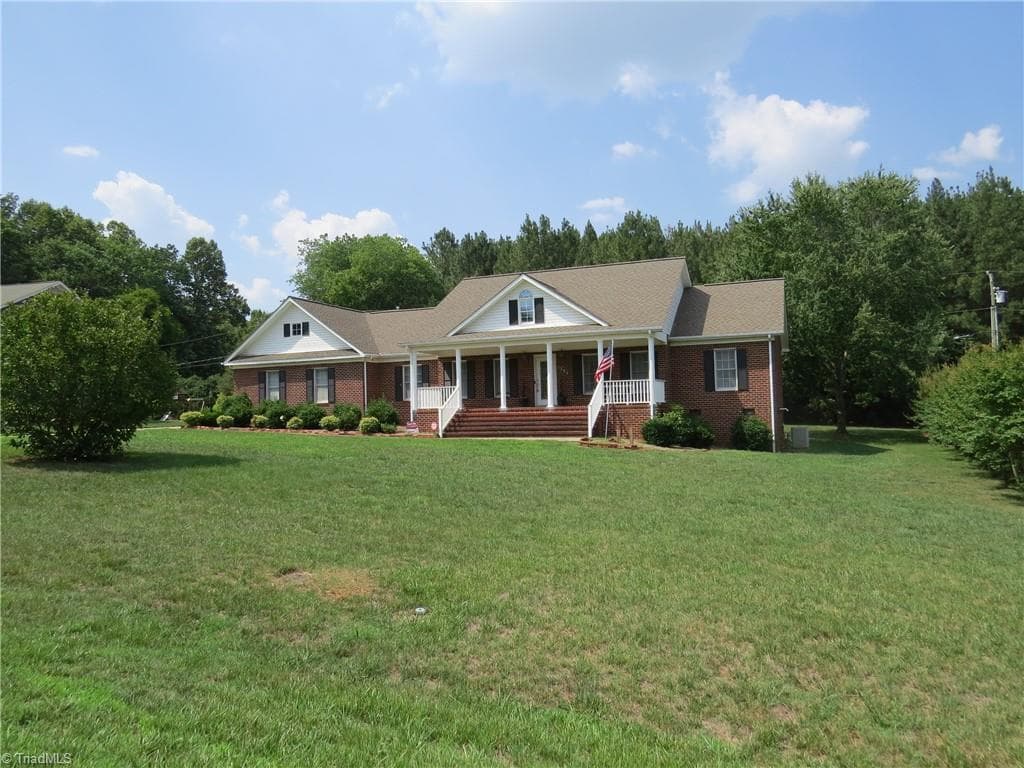 Stick/Site Built at 1464 Steve Street, Kernersville NC 27284, photo 4 of 33