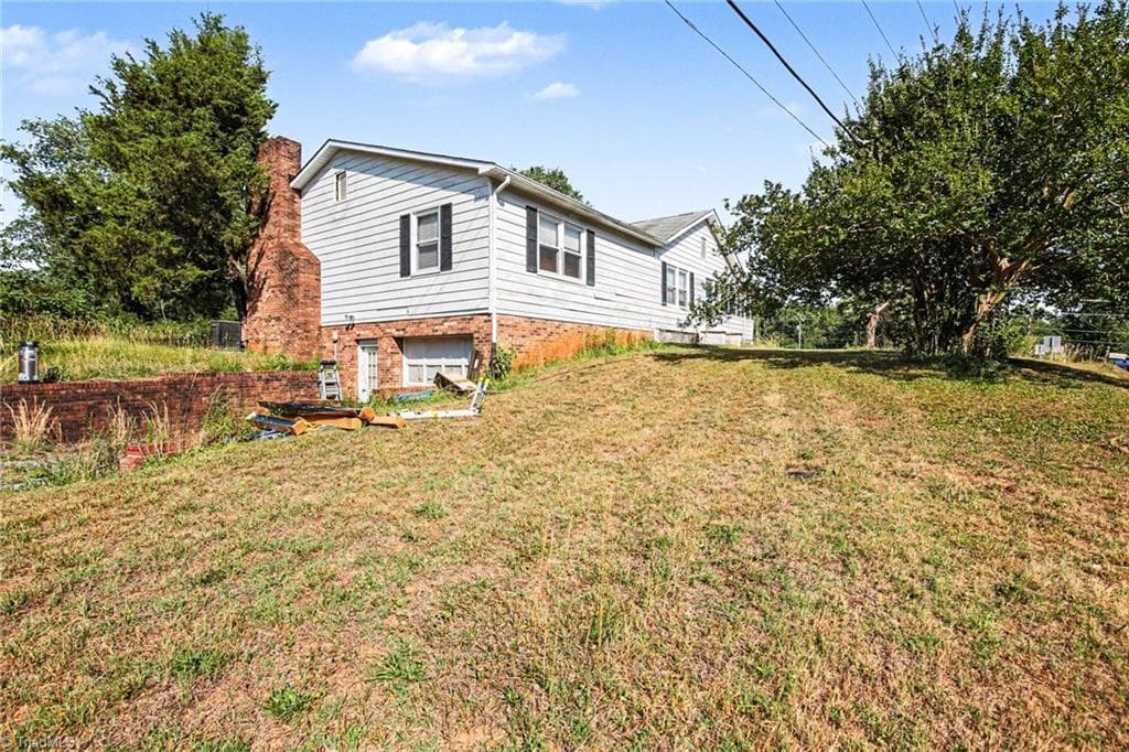 Stick/Site Built at 305 Walkertown Guthrie Road, Winston-Salem NC 27101, Winston-Salem, photo 15 of 32