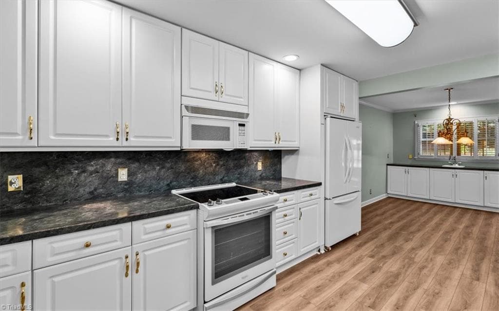 Stick/Site Built at 3912 Watauga Drive, Greensboro NC 27410, photo 17 of 50