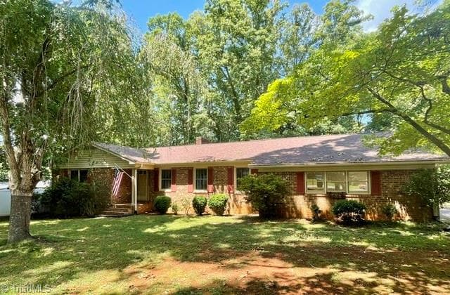 Stick/Site Built at 10 Woodcrest Drive, Lexington NC 27295, photo 2 of 28