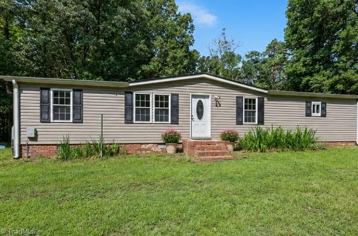 Manufactured Home at 8233 NC Highway 119 S, Mebane NC 27302, Mebane, photo 2 of 39