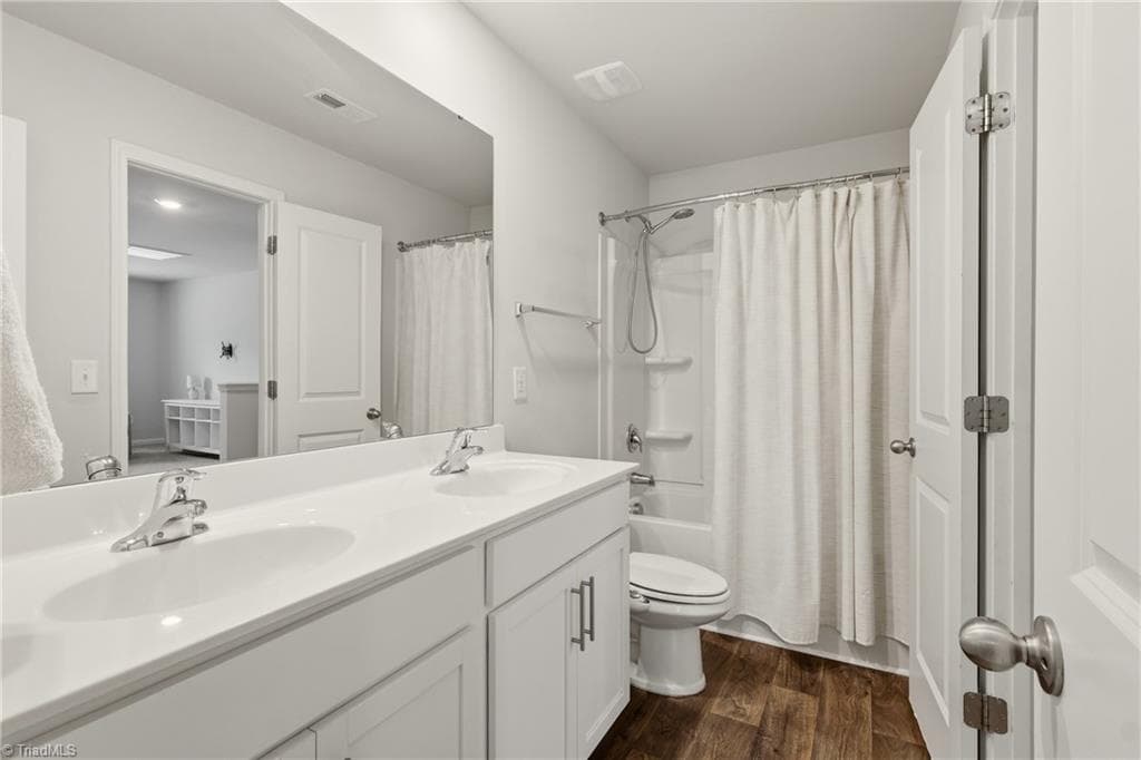 Stick/Site Built at 4011 Bobtail Court, Greensboro NC 27301, photo 23 of 40