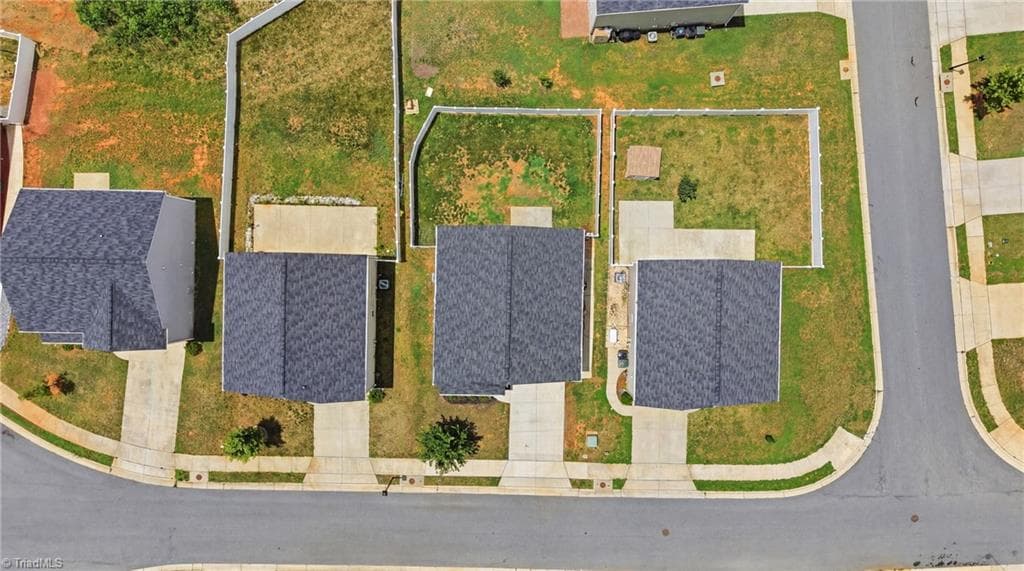 Stick/Site Built at 4011 Bobtail Court, Greensboro NC 27301, photo 33 of 40