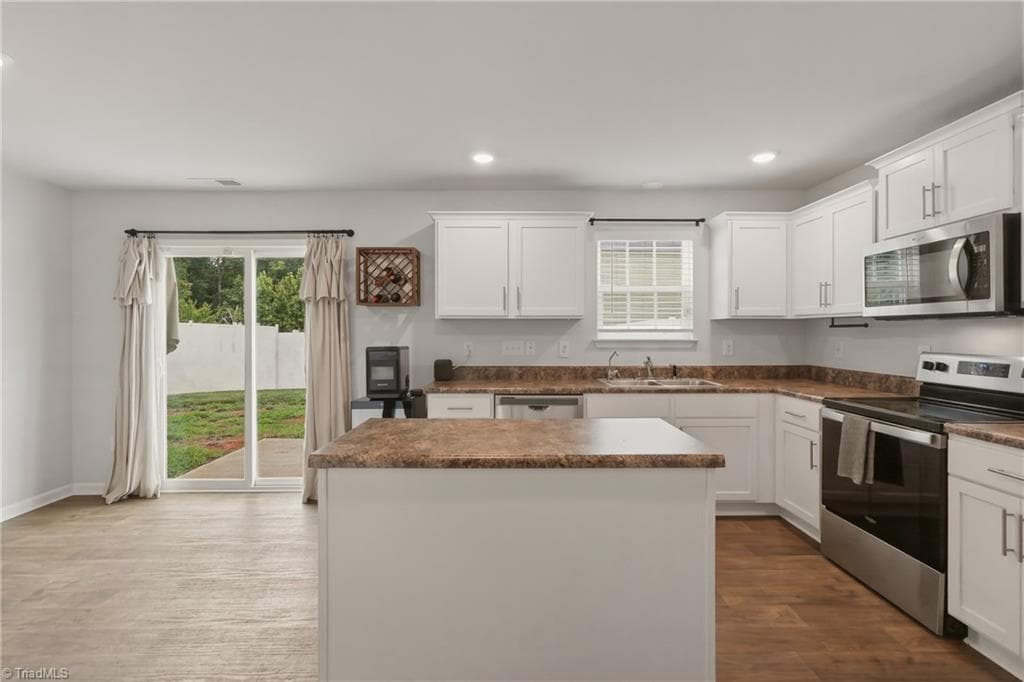 Stick/Site Built at 4011 Bobtail Court, Greensboro NC 27301, photo 11 of 40