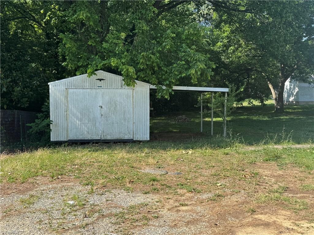 Stick/Site Built at 1728 Sharpe Road, Burlington NC 27217, Burlington, photo 2 of 8