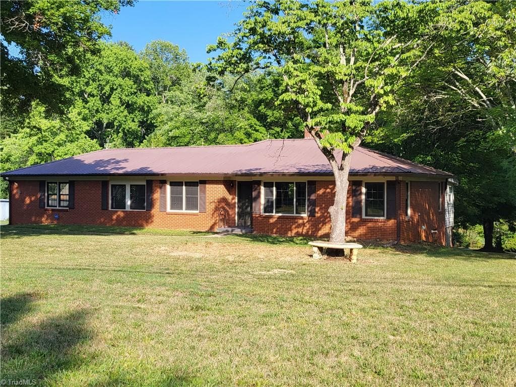 Stick/Site Built at 2678 Allred Road, Lexington NC 27292, photo 4 of 25