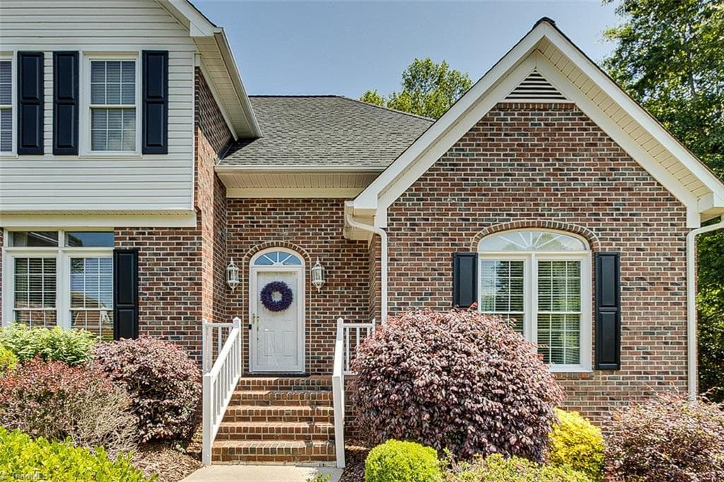 Stick/Site Built at 827 Anns Court, Asheboro NC 27205, photo 2 of 45