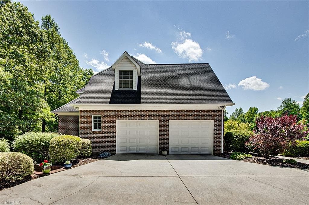 Stick/Site Built at 827 Anns Court, Asheboro NC 27205, photo 3 of 45