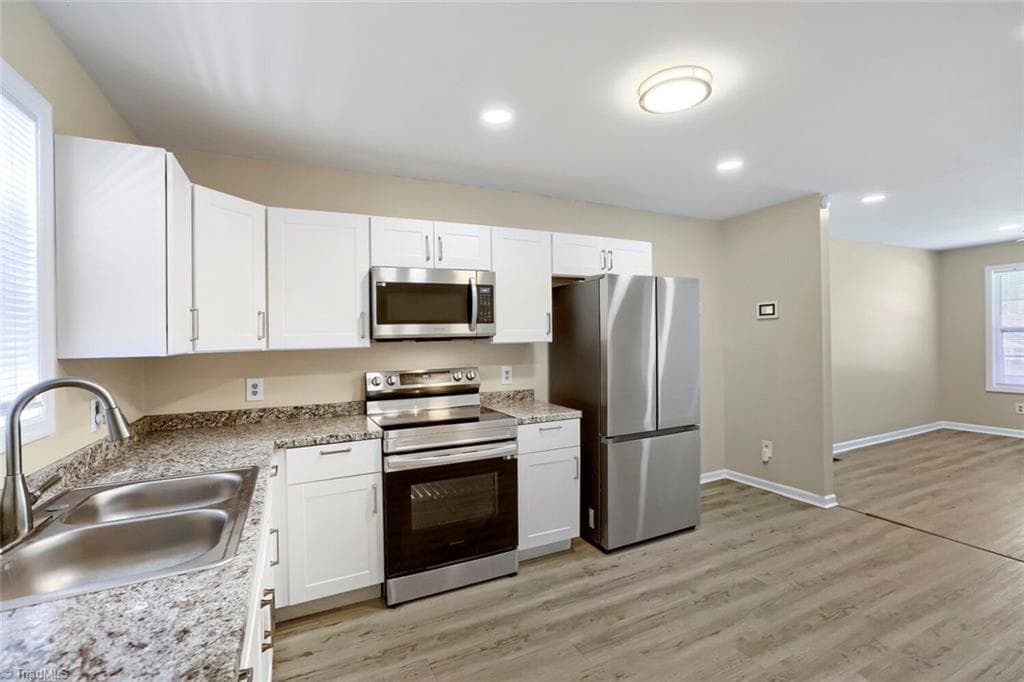 Stick/Site Built at 2204 Gable Way, High Point NC 27262, photo 7 of 19