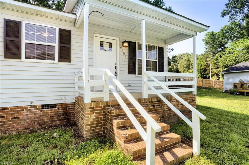 Stick/Site Built at 2204 Gable Way, High Point NC 27262, photo 3 of 19
