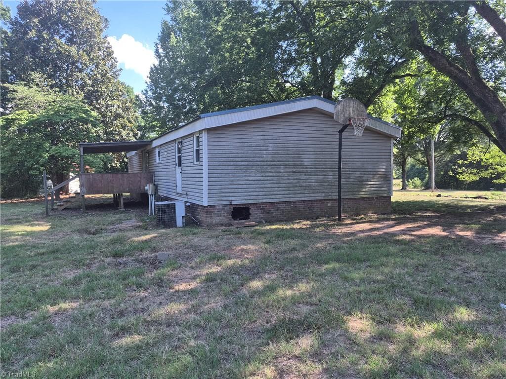 Manufactured Home at 467 Huffines Mill Road, Reidsville NC 27320, Reidsville, photo 5 of 42