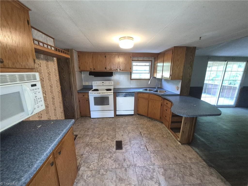 Manufactured Home at 467 Huffines Mill Road, Reidsville NC 27320, Reidsville, photo 19 of 42