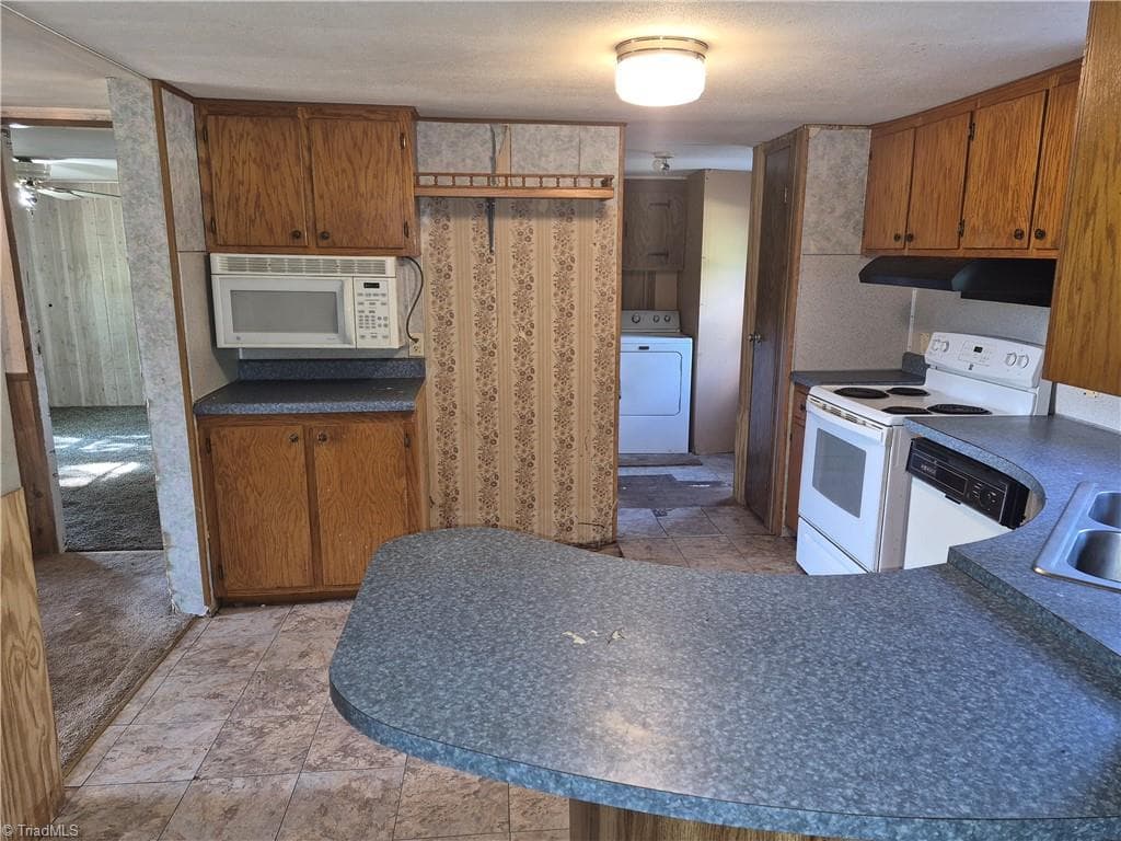 Manufactured Home at 467 Huffines Mill Road, Reidsville NC 27320, Reidsville, photo 21 of 42