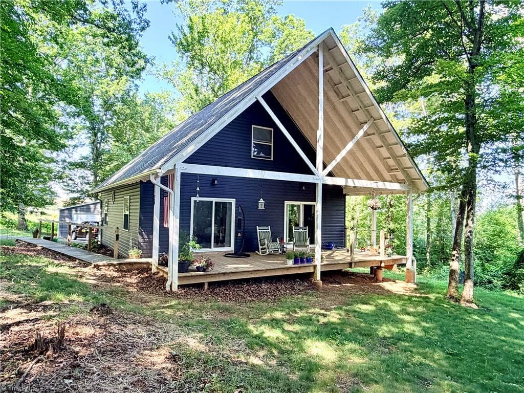 74 Forest Lane, Ennice NC 28623