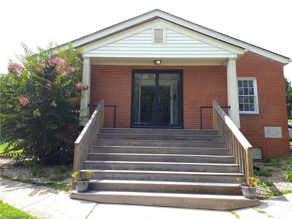 Remarks at 402 and 410 Worth Street, Mount Airy NC 27030, photo 2 of 20