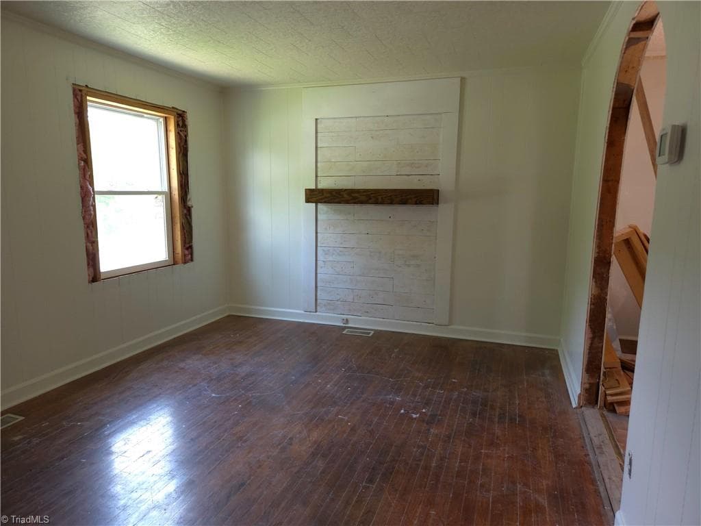Remarks at 402 and 410 Worth Street, Mount Airy NC 27030, photo 16 of 20