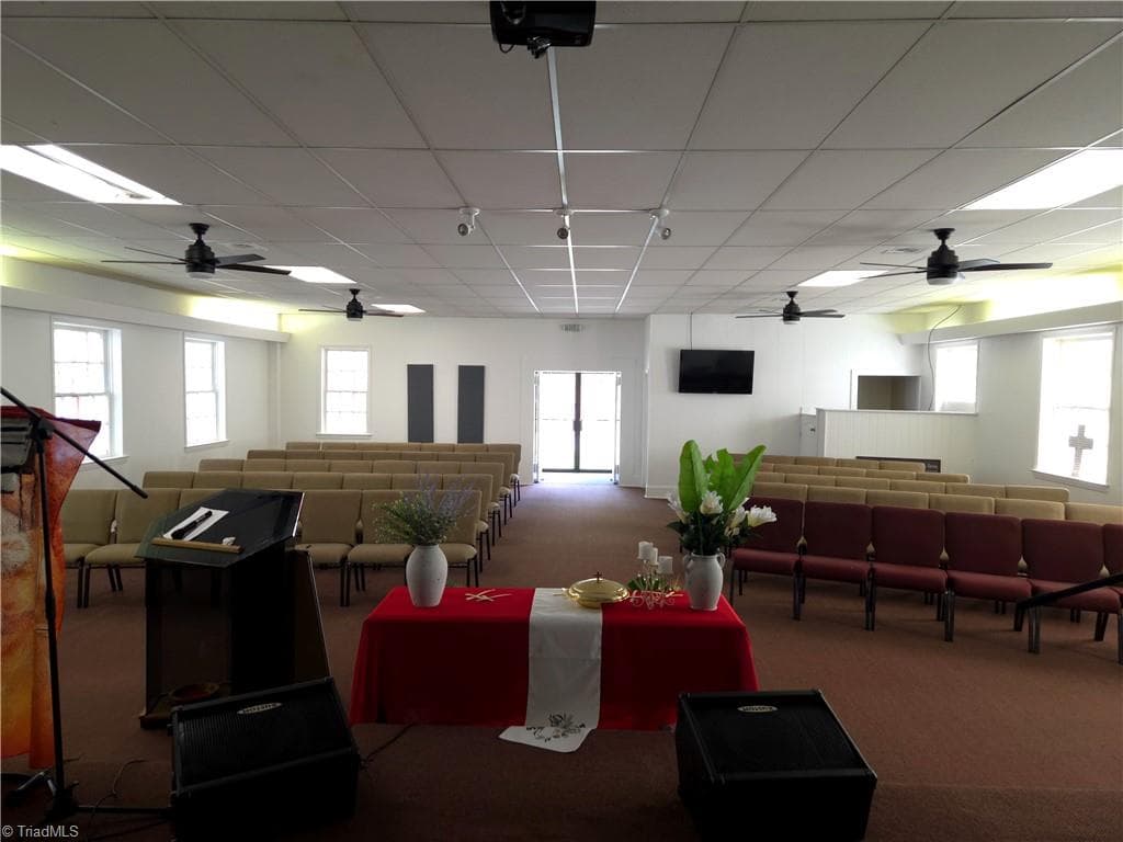 Remarks at 402 and 410 Worth Street, Mount Airy NC 27030, photo 5 of 20