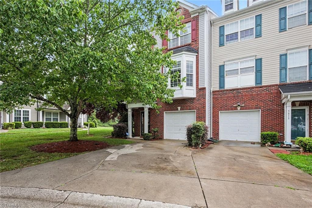 Stick/Site Built at 3813 Tarrant Trace Circle, High Point NC 27265, photo 2 of 27