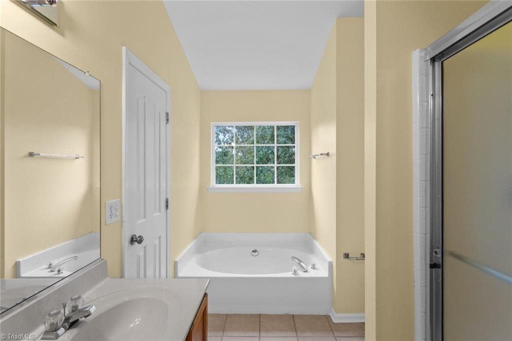 Stick/Site Built at 3813 Tarrant Trace Circle, High Point NC 27265, photo 18 of 27