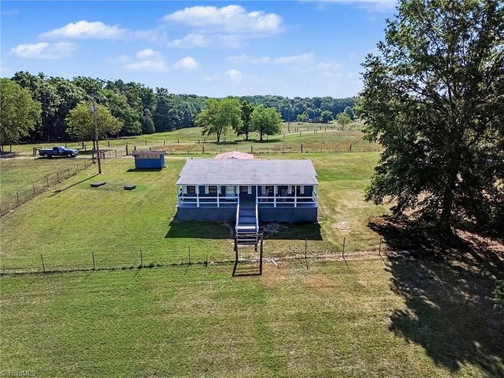 Manufactured Home at 812 Forest Hills School Road N, Marshville NC 28103, Marshville, photo 2 of 26