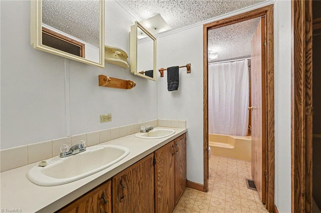 Manufactured Home at 812 Forest Hills School Road N, Marshville NC 28103, Marshville, photo 18 of 26