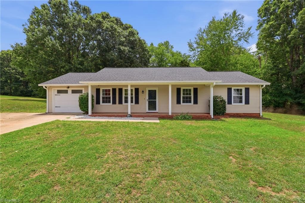 4105 Deer Track Court, Winston-Salem NC 27127