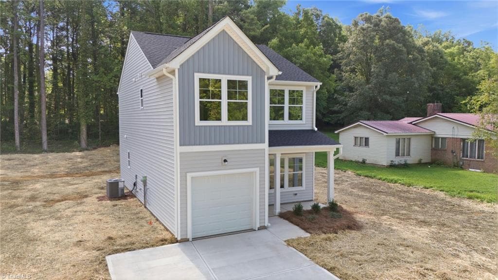 Stick/Site Built at 120 Maplewood Avenue, Thomasville NC 27360, photo 2 of 36