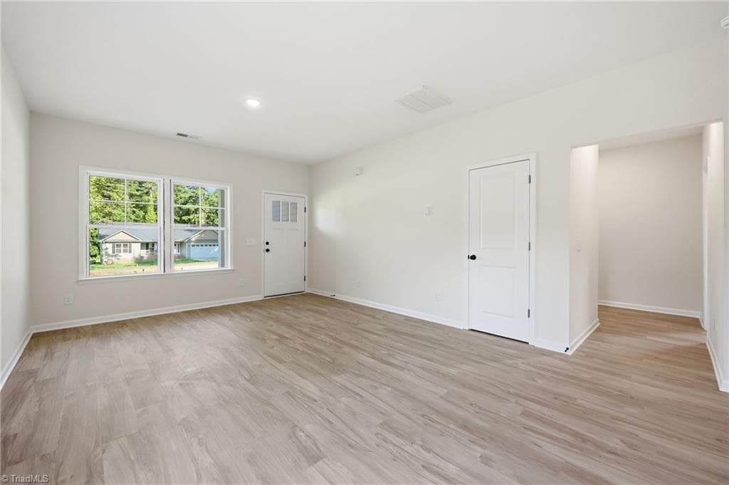 Stick/Site Built at 120 Maplewood Avenue, Thomasville NC 27360, photo 6 of 36