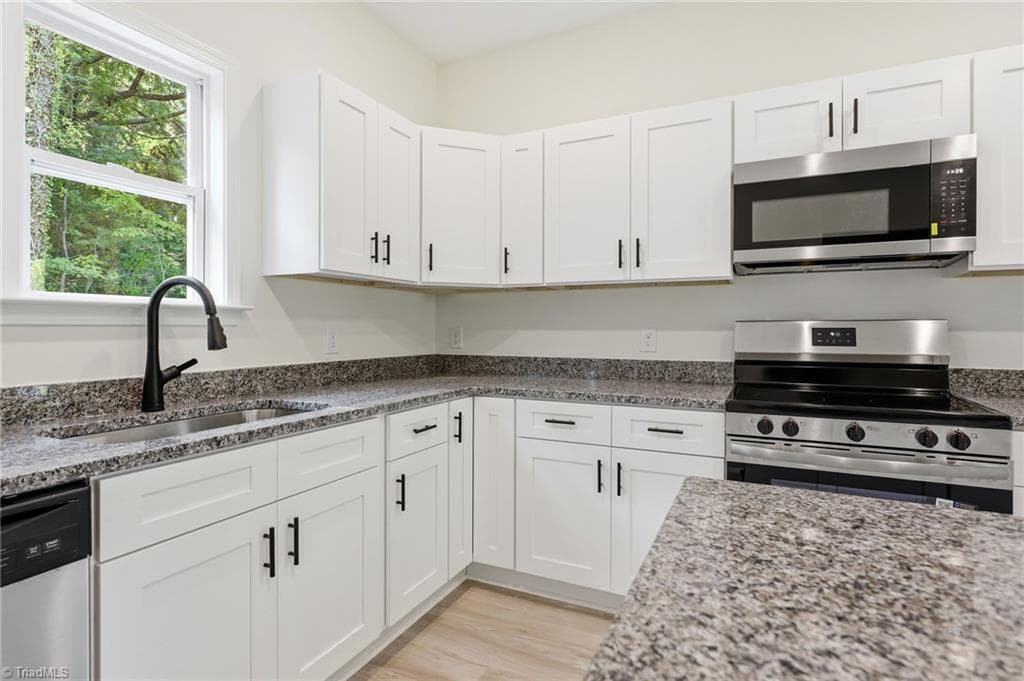Stick/Site Built at 120 Maplewood Avenue, Thomasville NC 27360, photo 11 of 36