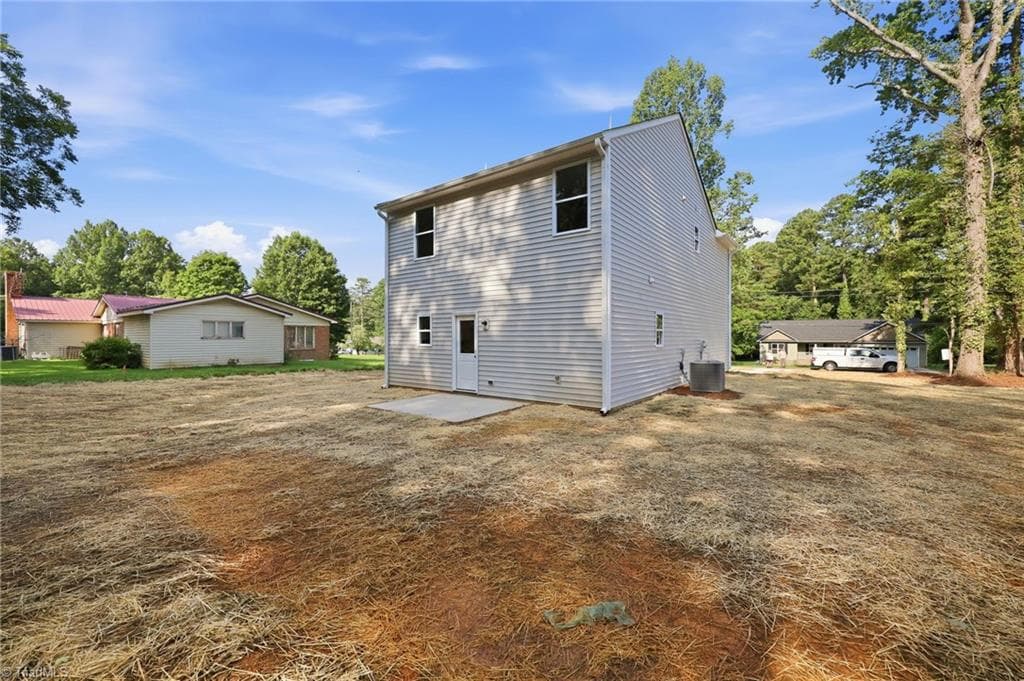 Stick/Site Built at 120 Maplewood Avenue, Thomasville NC 27360, photo 31 of 36