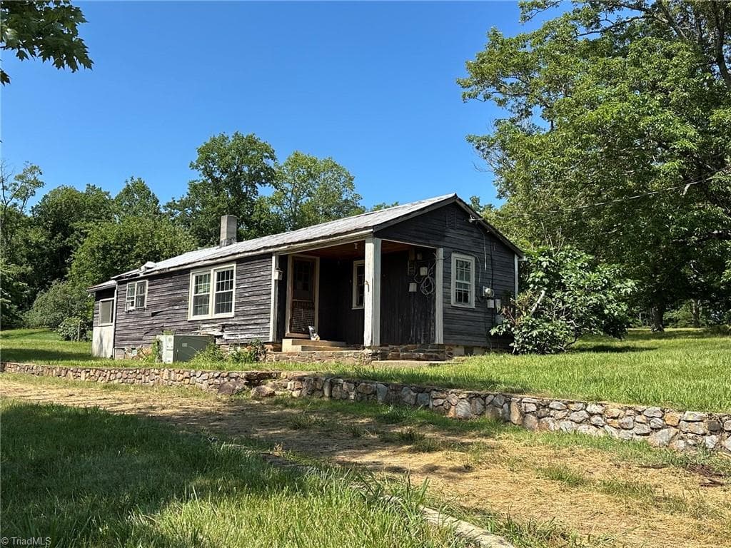 Remarks at 4188 US Highway 21, Thurmond NC 28683, photo 7 of 22