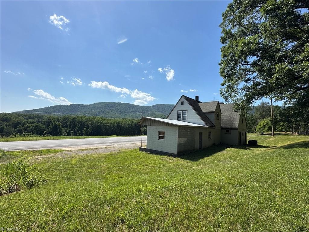 Remarks at 4188 US Highway 21, Thurmond NC 28683, photo 5 of 22