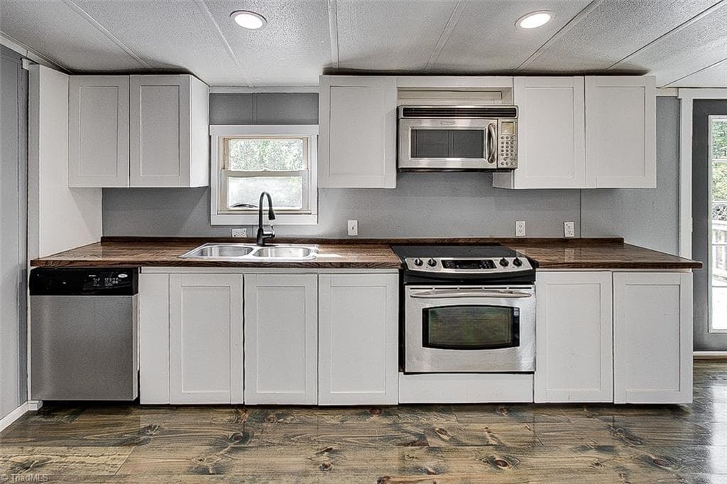 Manufactured Home at 4864 US Highway 220, Asheboro NC 27205, Asheboro, photo 19 of 94
