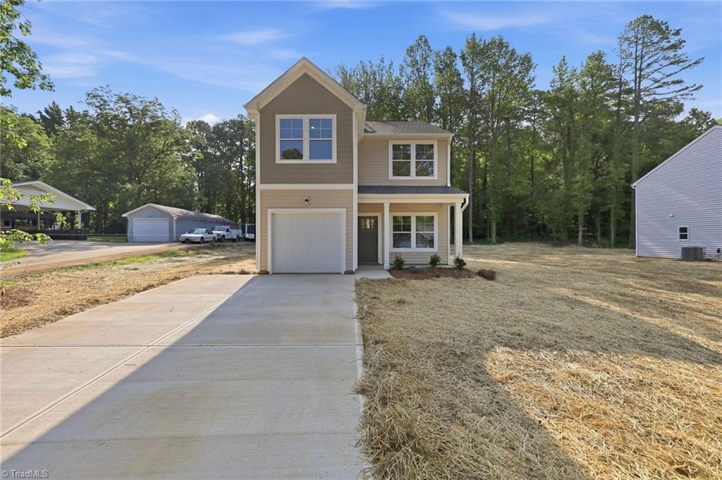 Stick/Site Built at 122 Maplewood Avenue, Thomasville NC 27360, photo 26 of 36
