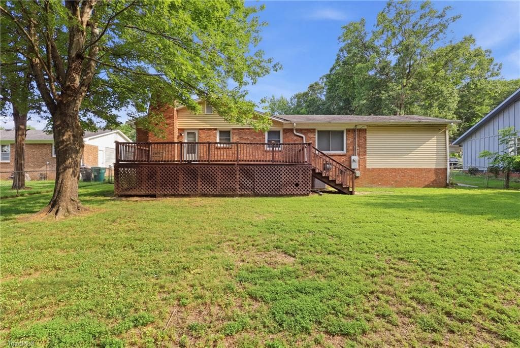 Stick/Site Built at 1609 Seven Oaks Place, High Point NC 27265, photo 27 of 37