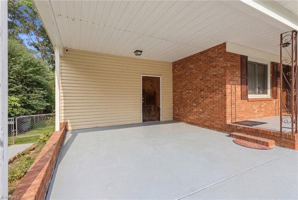 Stick/Site Built at 1609 Seven Oaks Place, High Point NC 27265, photo 24 of 37